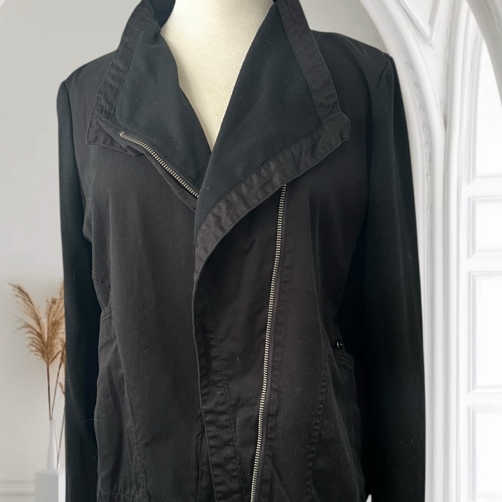 Stylish Black Utility Jacket for Women